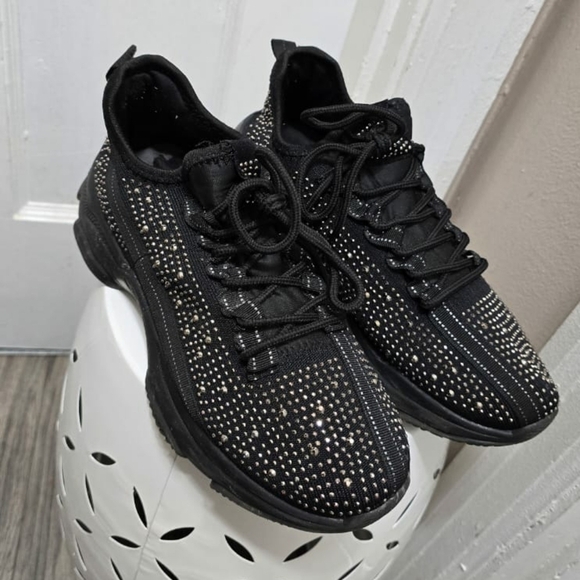 Steve Madden Studded Fashion Women’s Sneakers Size 9🌴✌️ - Picture 1 of 8